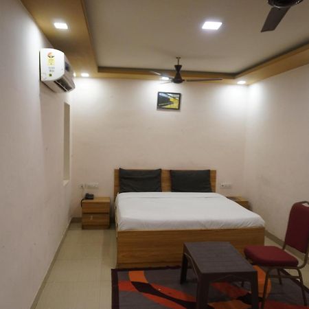 Hotel Bhanwar Niwas Джайпур Екстериор снимка
