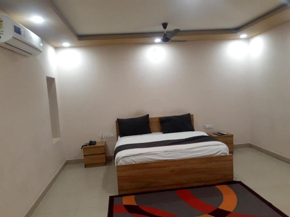 Hotel Bhanwar Niwas Джайпур Екстериор снимка