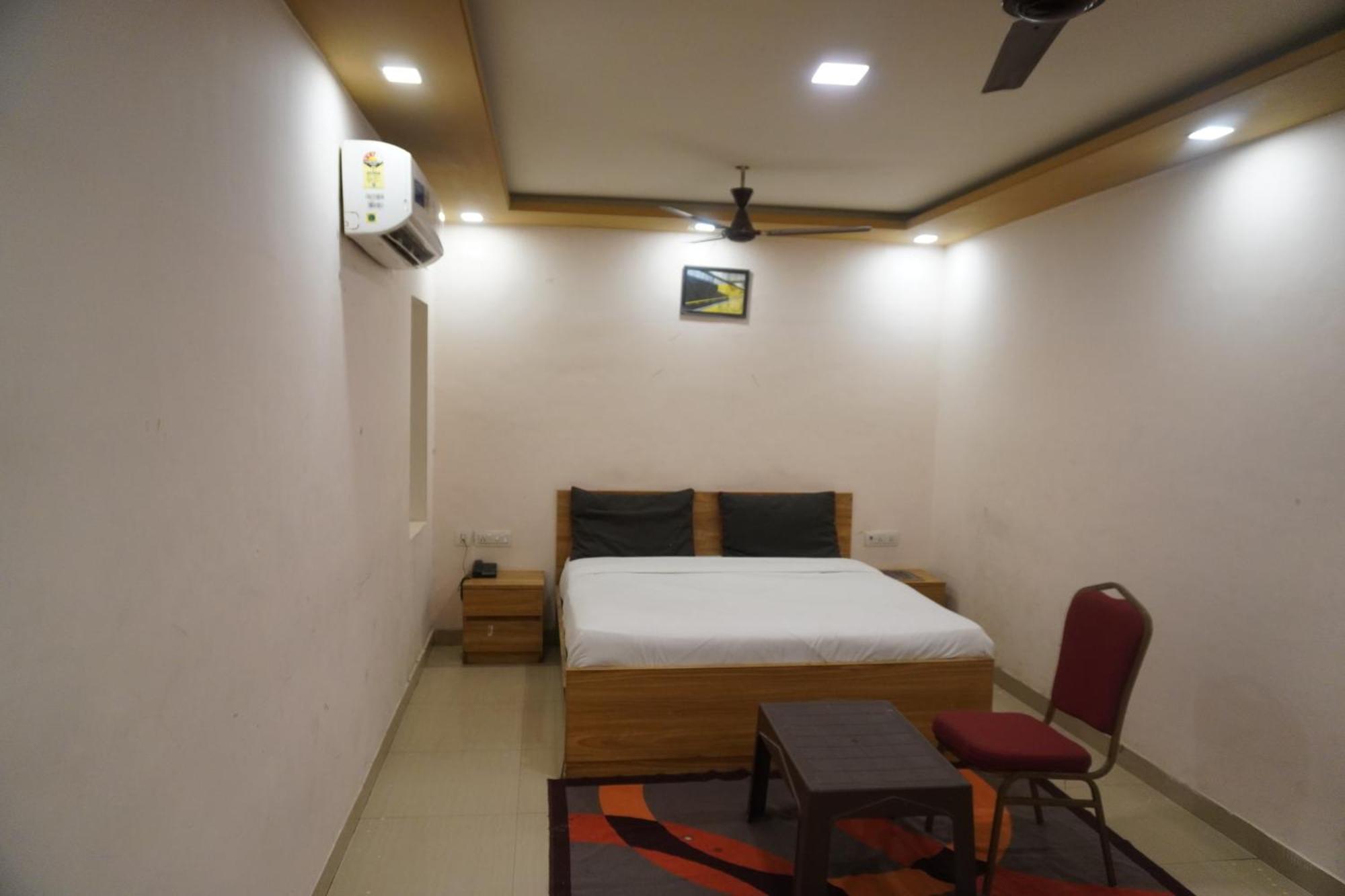 Hotel Bhanwar Niwas Джайпур Екстериор снимка