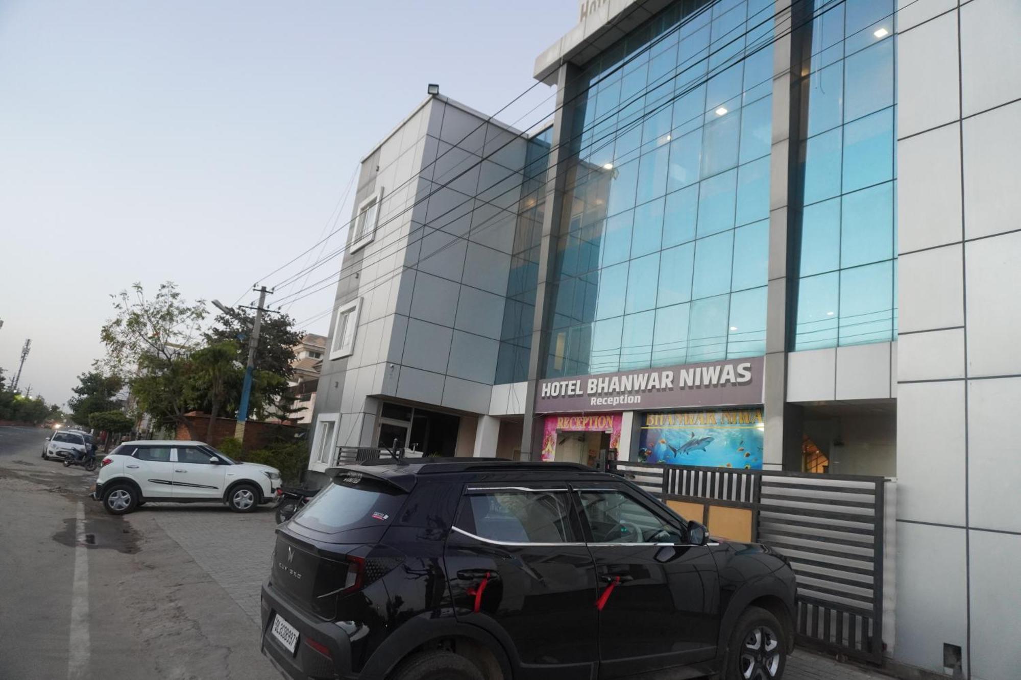 Hotel Bhanwar Niwas Джайпур Екстериор снимка